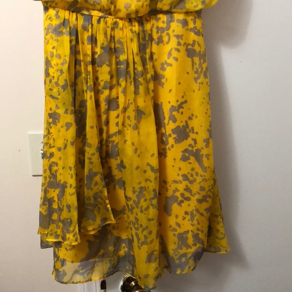 Beautiful Yellow Cocktail Sleeveless Dress - Picture 3 of 7